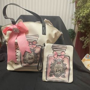 My Flat In London, Gorgeous canvas purse with matching accessories bag.